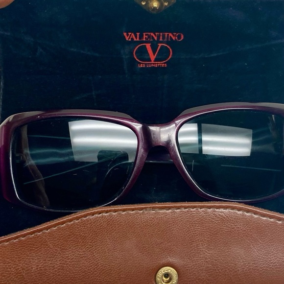 Valentino Garavani Burgundy Large Sunglasses with Case 5449S CZZ 56#16 130 - Picture 14 of 16